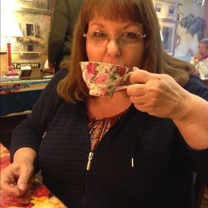 Meet your Posher, Debbie